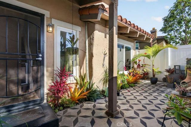 1090 Westward Lane 5, Costa Mesa, CA 92627
