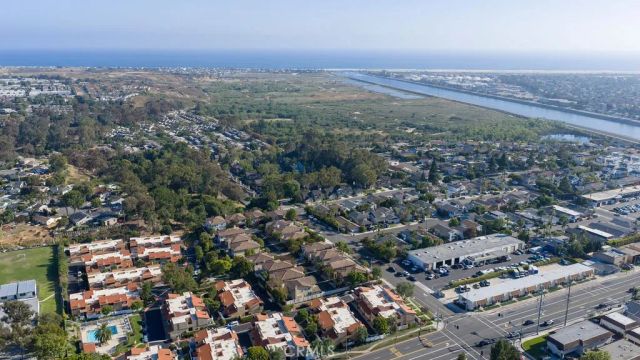 1090 Westward Lane 5, Costa Mesa, CA 92627