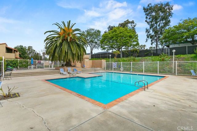 1090 Westward Lane 5, Costa Mesa, CA 92627