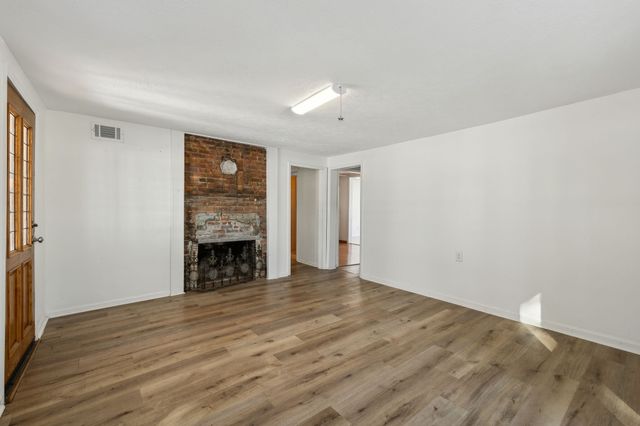 120 Wilkerson Ln, Portland, TN 37148