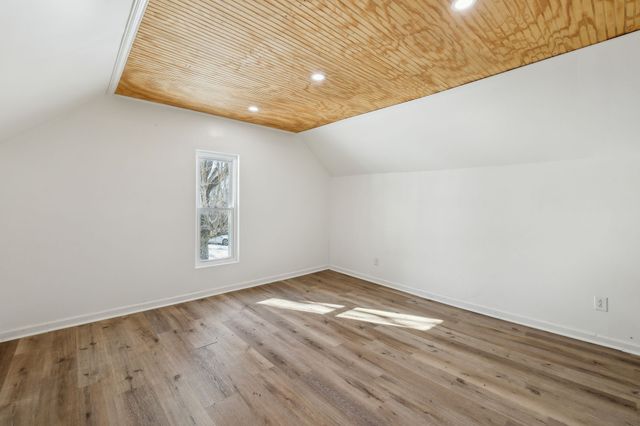 120 Wilkerson Ln, Portland, TN 37148