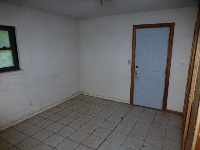 619 N Avenue A, Springtown, TX 76082