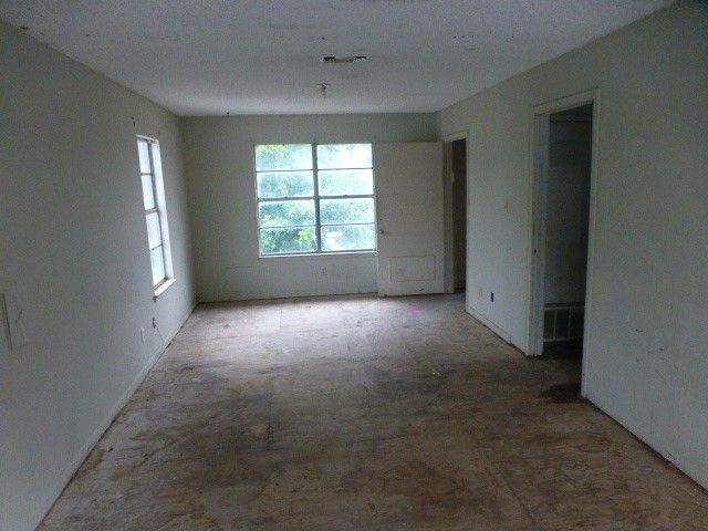 619 N Avenue A, Springtown, TX 76082