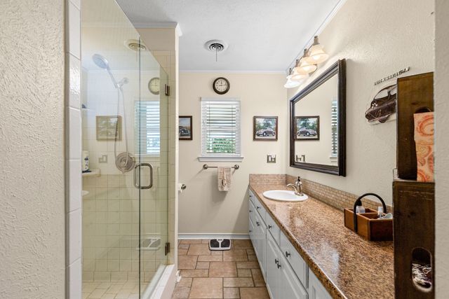 5311 Windy Hill Road, Greenville, TX 75402