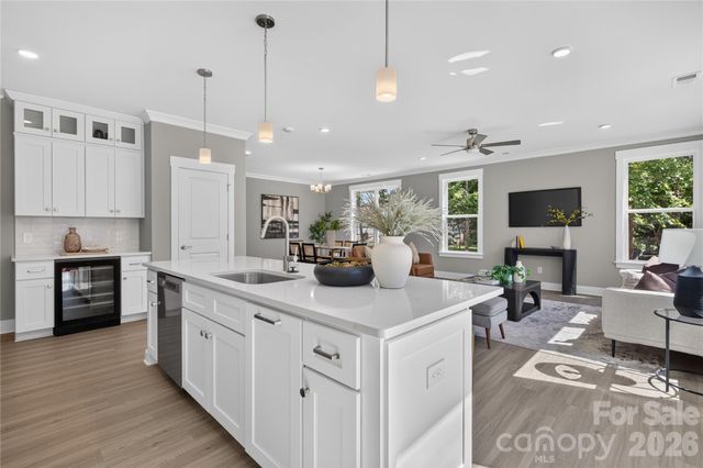 3869 12th Street Court NE, Hickory, NC 28601