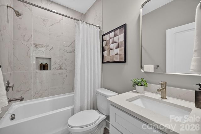 3869 12th Street Court NE, Hickory, NC 28601