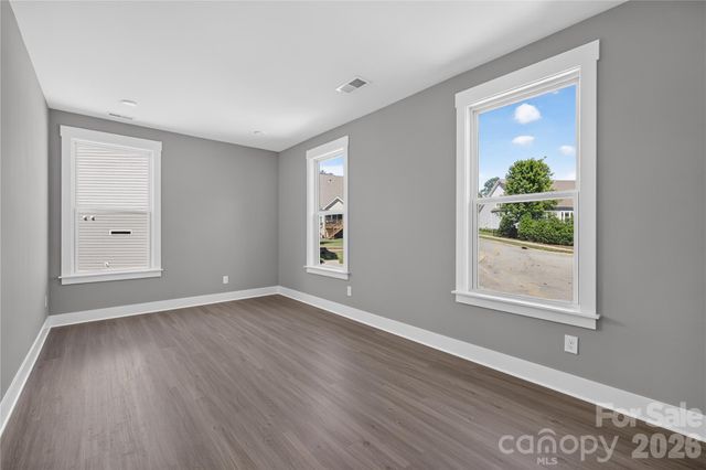 3869 12th Street Court NE, Hickory, NC 28601