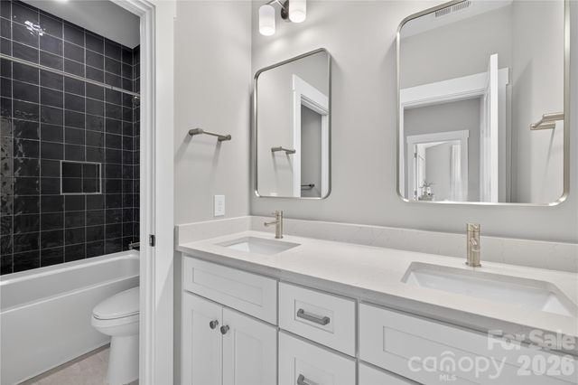 3869 12th Street Court NE, Hickory, NC 28601