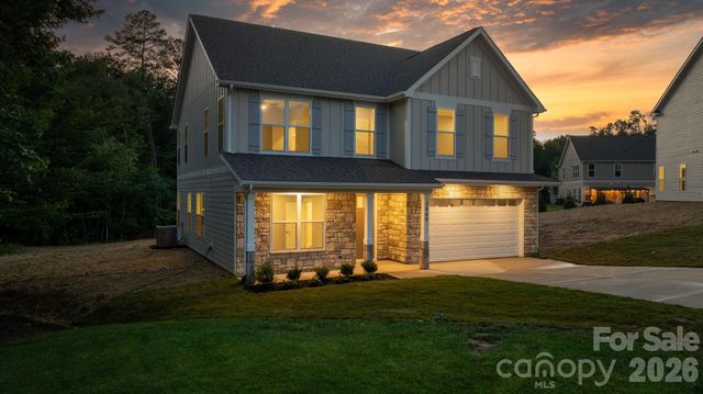 3869 12th Street Court NE, Hickory, NC 28601