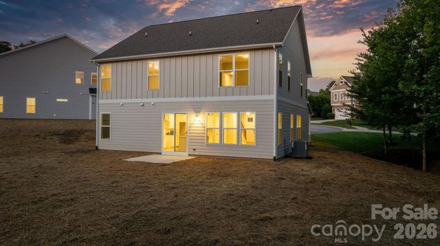 3869 12th Street Court NE, Hickory, NC 28601
