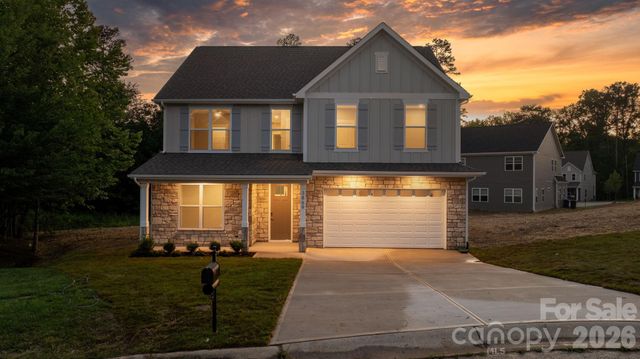 3869 12th Street Court NE, Hickory, NC 28601