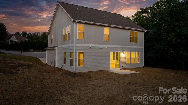 3869 12th Street Court NE, Hickory, NC 28601
