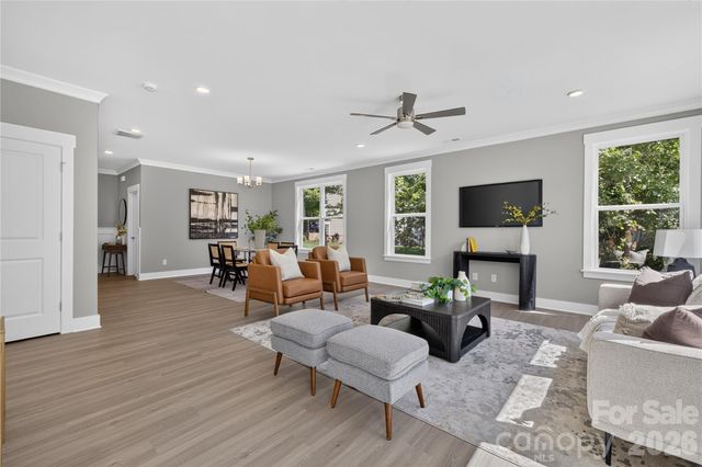3869 12th Street Court NE, Hickory, NC 28601