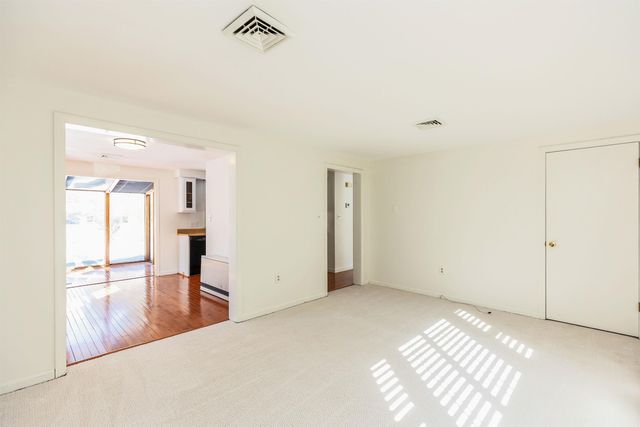 4 Burlington Road, Nashua, NH 03062