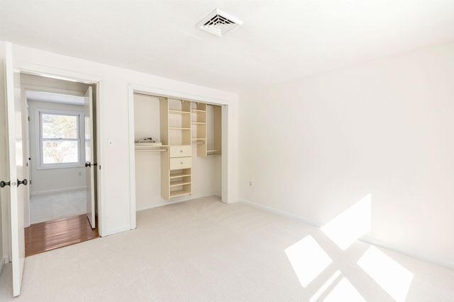 4 Burlington Road, Nashua, NH 03062