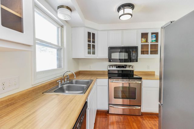 4 Burlington Road, Nashua, NH 03062