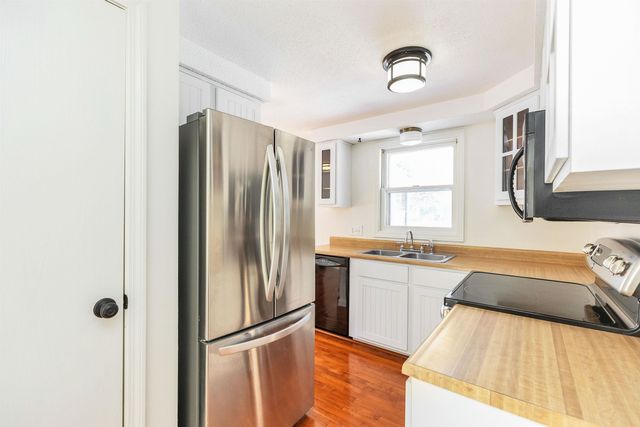 4 Burlington Road, Nashua, NH 03062