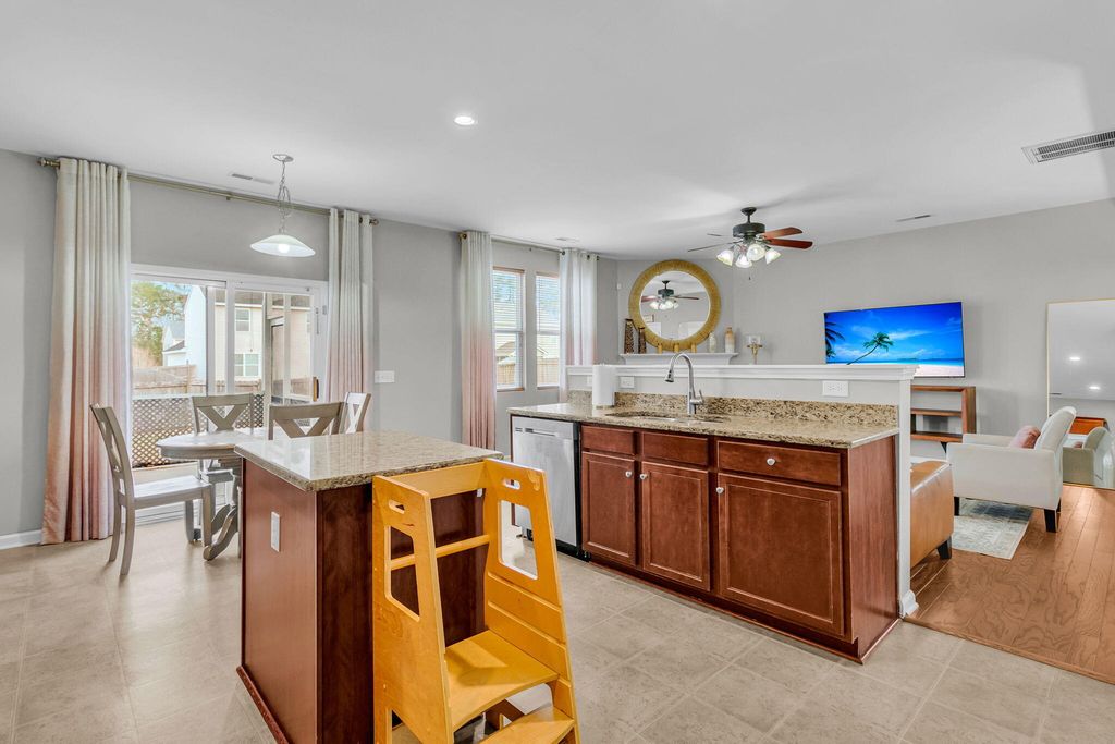 Image 10 of property listing at 415 Watershed Drive, Goose Creek, SC 29445