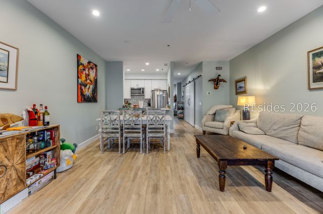 10 Yacht Cove Dr Apt 202, Hilton Head Island, SC 29928