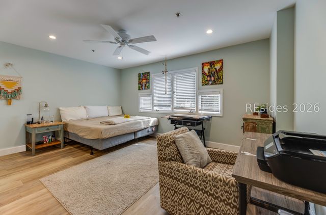 10 Yacht Cove Dr Apt 202, Hilton Head Island, SC 29928