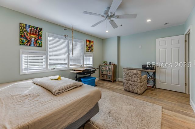 10 Yacht Cove Dr Apt 202, Hilton Head Island, SC 29928