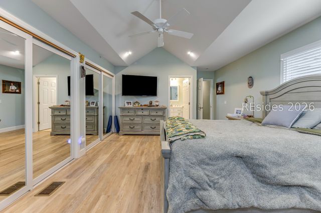 10 Yacht Cove Dr Apt 202, Hilton Head Island, SC 29928