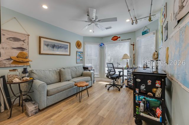 10 Yacht Cove Dr Apt 202, Hilton Head Island, SC 29928