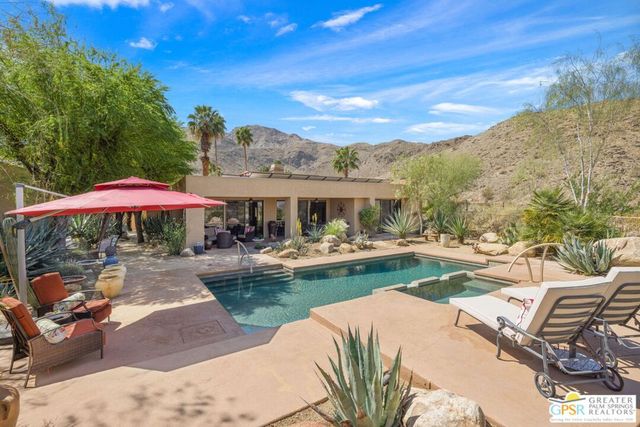 13 Vista Loma Drive, Rancho Mirage, CA 92270