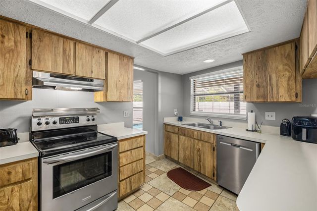 4023 WINDTREE DRIVE, Tampa, FL 33624