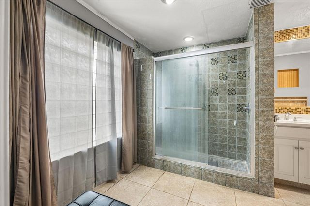 4023 WINDTREE DRIVE, Tampa, FL 33624