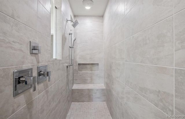 868 Kelpie Drive, Ann Arbor, MI 48108