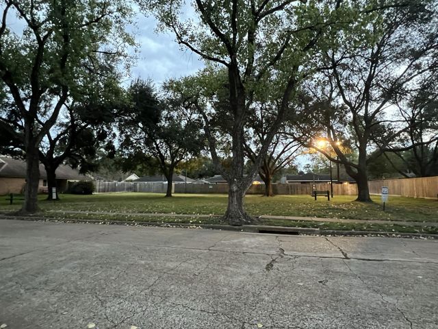 1635 Ainsdale Drive, Houston, TX 77077