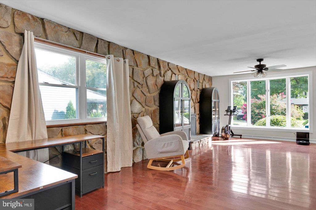 421 E 5TH ST E, Florence, NJ 08518