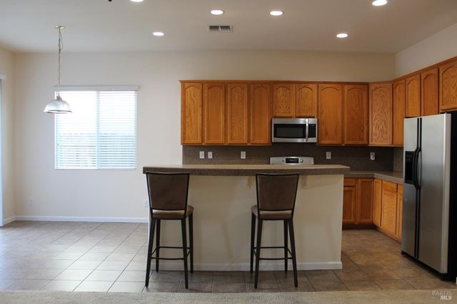 1617 Tucson Cir, Suisun City, CA 94585