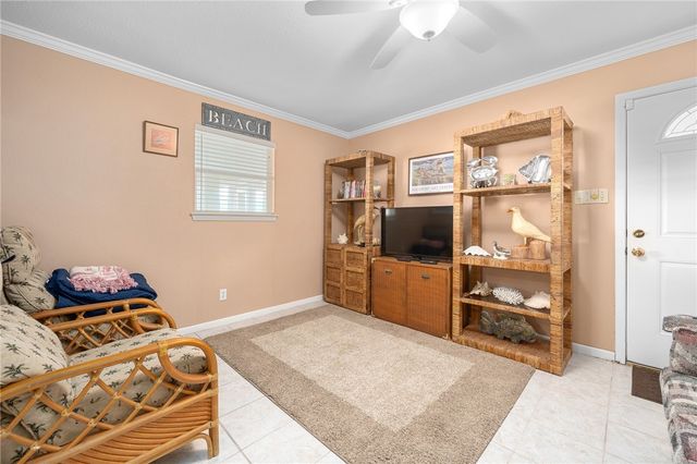 1 Blue Heron Dr, Rockport, TX 78382