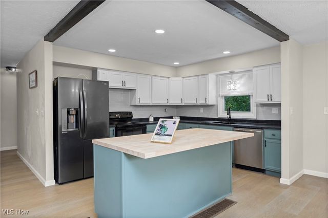 954 Bennett Drive, Elyria, OH 44035