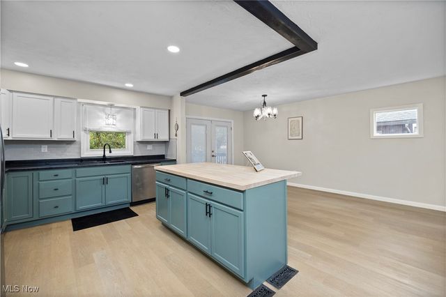 954 Bennett Drive, Elyria, OH 44035