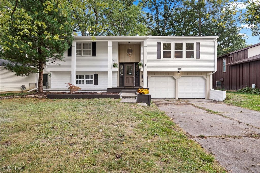 954 Bennett Drive, Elyria, OH 44035