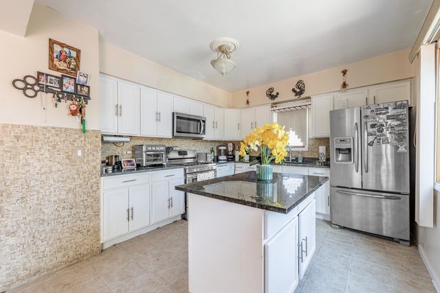 5844 W Maple Avenue, Berkeley, IL 60163