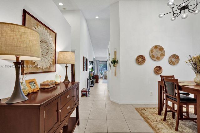 274 Coral Trace Ln, Delray Beach, FL 33445