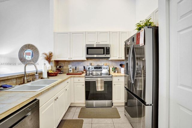 274 Coral Trace Ln, Delray Beach, FL 33445