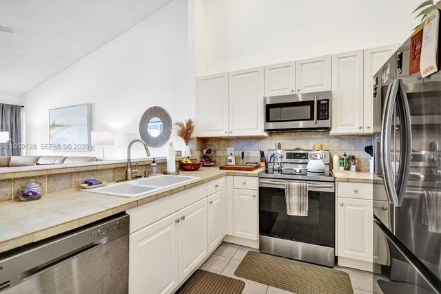 274 Coral Trace Ln, Delray Beach, FL 33445