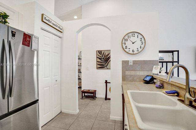 274 Coral Trace Ln, Delray Beach, FL 33445