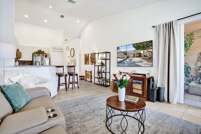 274 Coral Trace Ln, Delray Beach, FL 33445