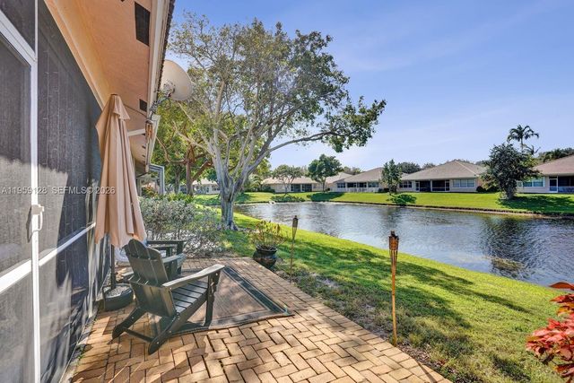 274 Coral Trace Ln, Delray Beach, FL 33445