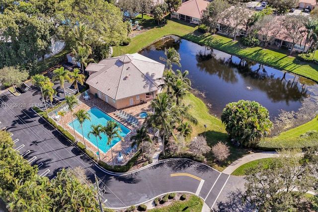 274 Coral Trace Ln, Delray Beach, FL 33445