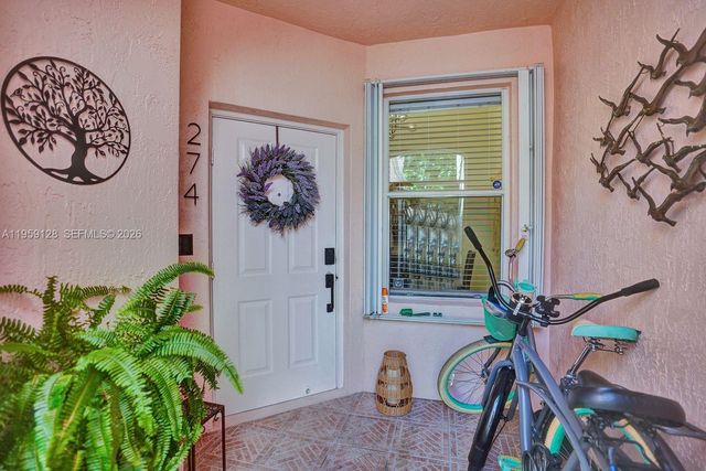 274 Coral Trace Ln, Delray Beach, FL 33445