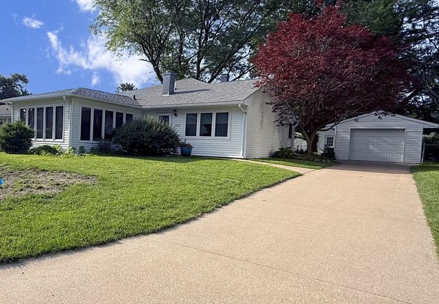 2822 28th Avenue, Rock Island, IL 61201