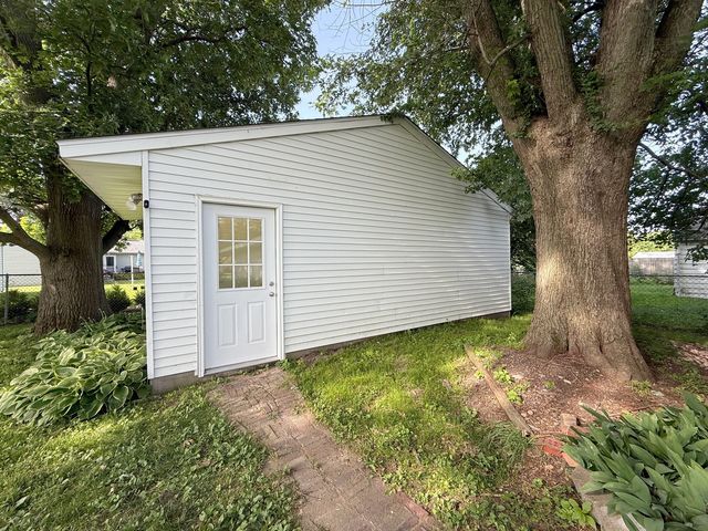 2822 28th Avenue, Rock Island, IL 61201