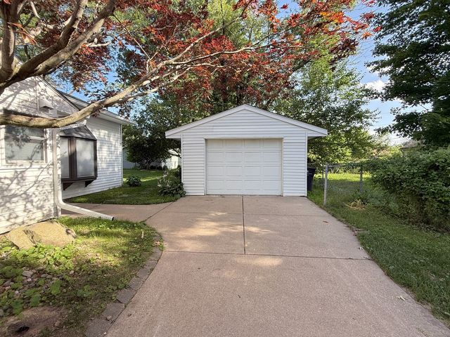 2822 28th Avenue, Rock Island, IL 61201